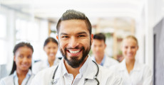 Allgemeinchirurgie_OP-Gegenstände_Vordergrund_OP-Saal