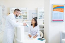 &Auml;rztnin_Patient_Geriatrie
