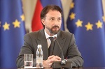 Dr. Andraž Teršek. Dr. Andraž Teršek.